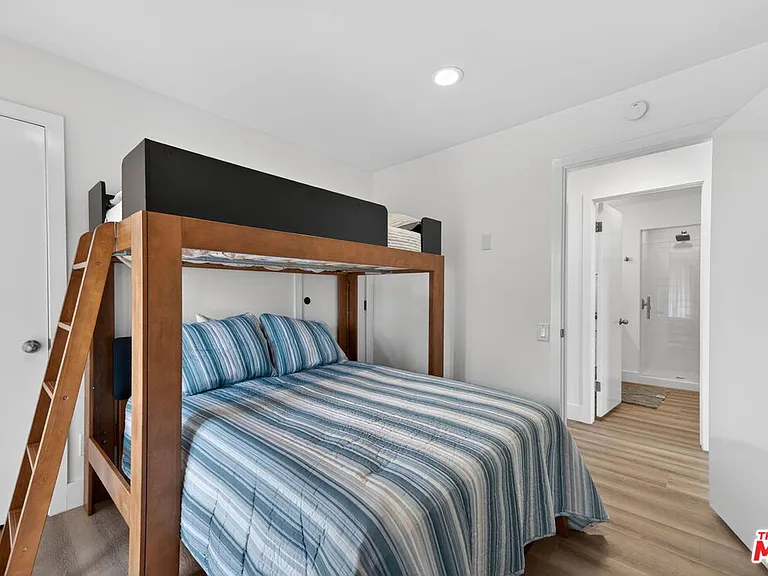 6819 E Ocean Blvd — Photo 48