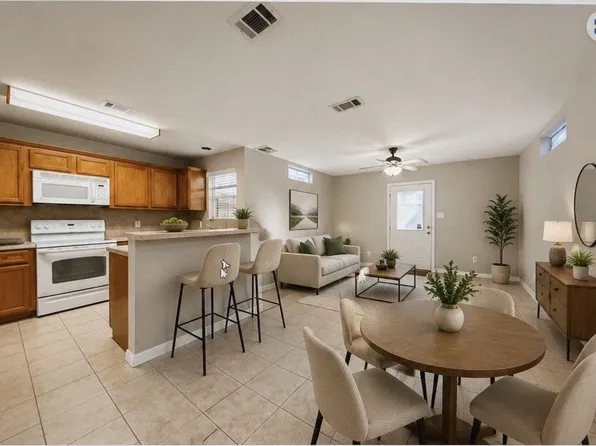 614 Foster St, Tomball, TX 77375