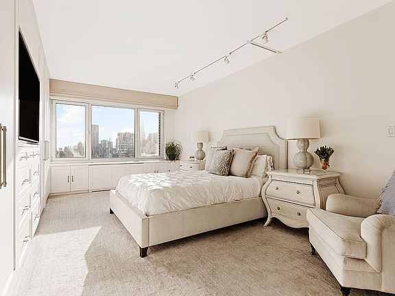 5th image of 303 E 57th St APT 39A
