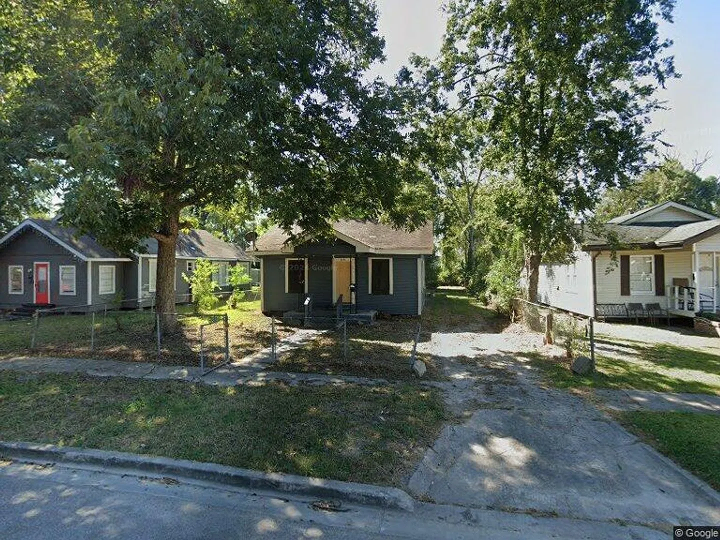 House For Rent 1951 Harrison St, Beaumont, TX 77701 — Photo 1