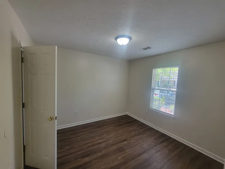 1406 Anna Way — Photo 11