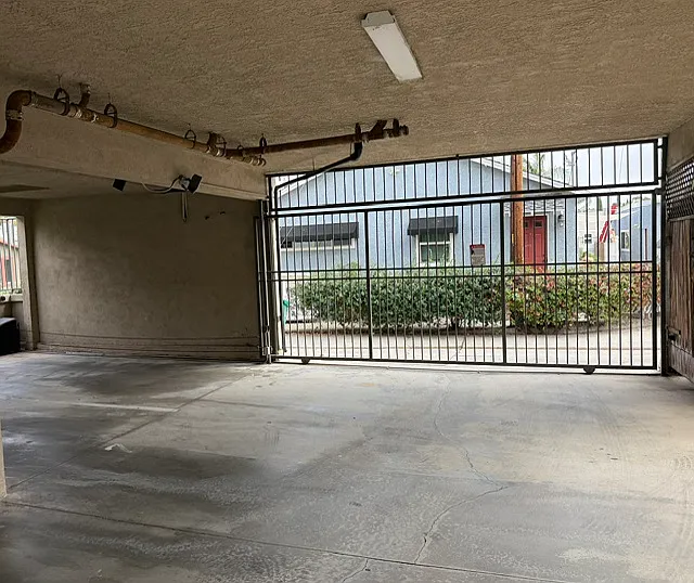 1 bed, 876 sqft, $1,795 — Photo 2