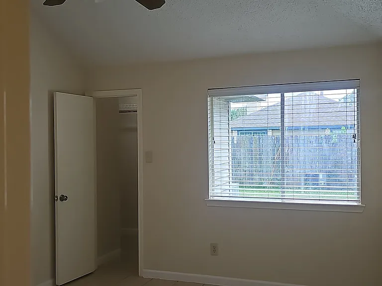 11614 Gullwood Dr — Photo 18