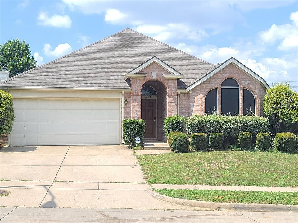 1st image of 211 Crepe Myrtle Dr