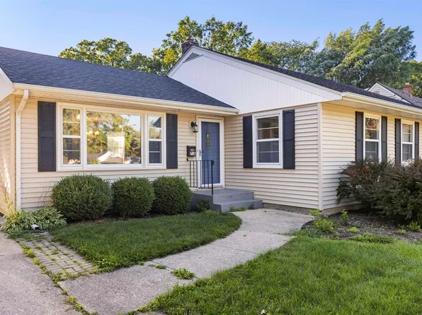 718 Winthrop Ln, Rockford, IL 61107