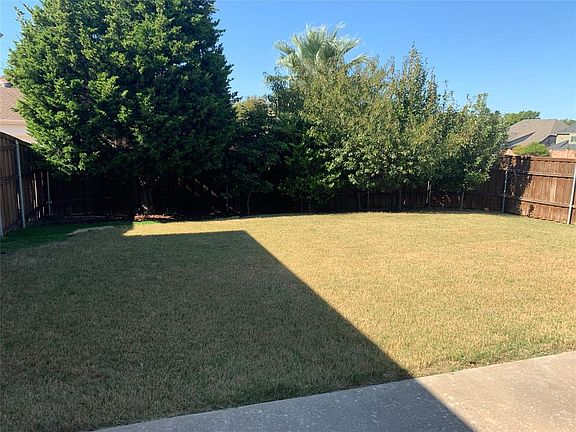 2nd image of 1927 Landridge Dr