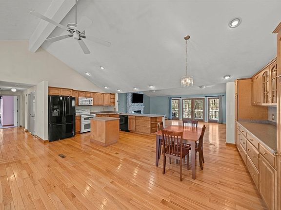 4th image of 5 Jessica Ln