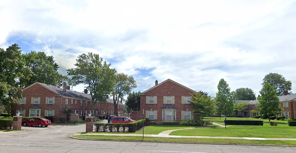 933 Vernier Rd #1