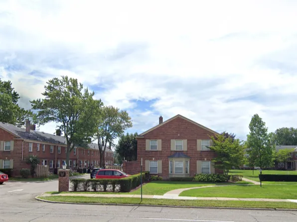 933 Vernier Rd #1, Grosse Pointe, MI 48236
