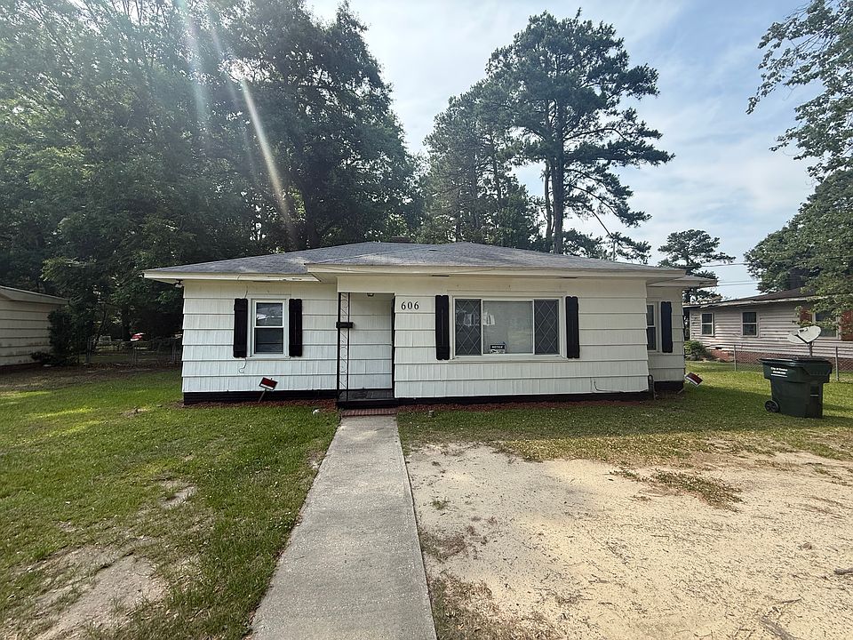 1st image of 606 Greenmead Dr