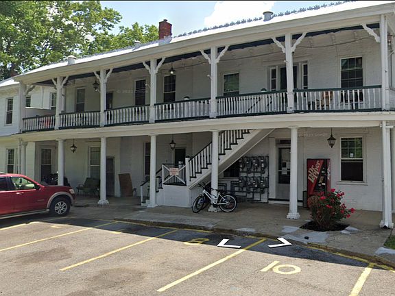 2nd image of 150 Pinecrest St #8
