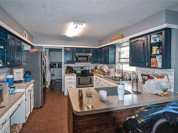 3rd image of 12804 Smalley Ave