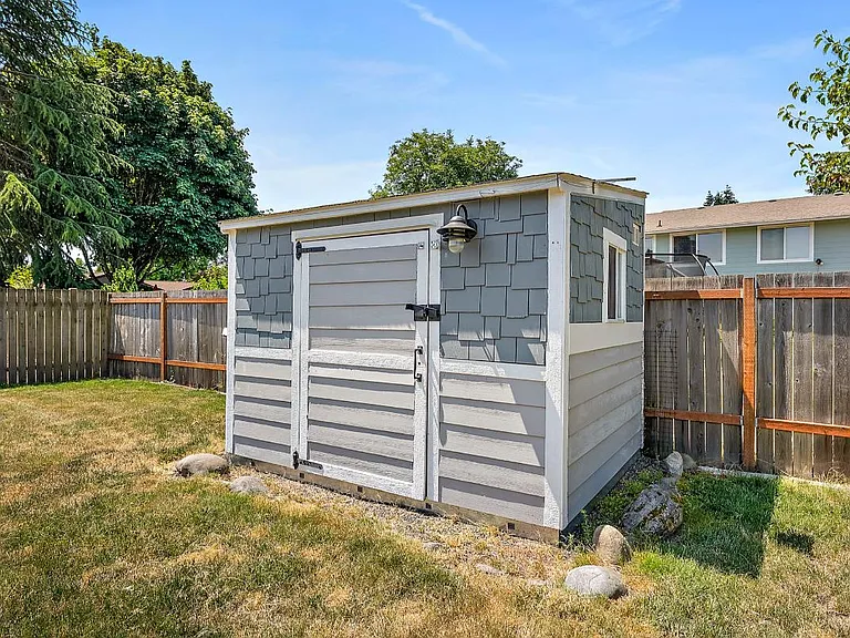 62 Queets St — Photo 23