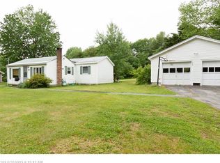 302 River Rd, Topsham, ME 04086