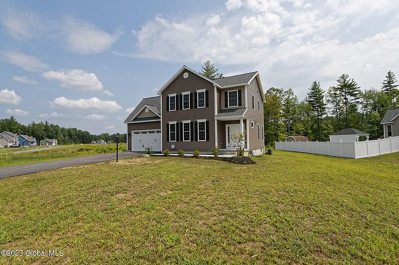 3rd image of 60 Huntington Way