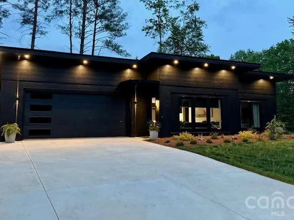 444 Starnes Circle Dr, Taylorsville, NC 28681