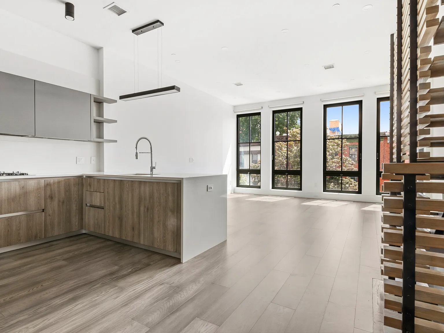 147 14th Street — Photo 3