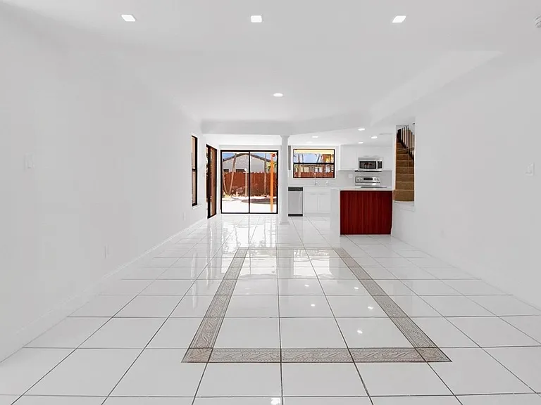 10031 SW 147th Pl — Photo 7