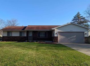 5704 Willowbrook Dr, Saginaw, MI
