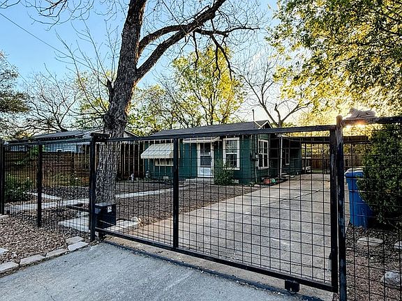 3rd image of 419 Collinsworth Avenue
