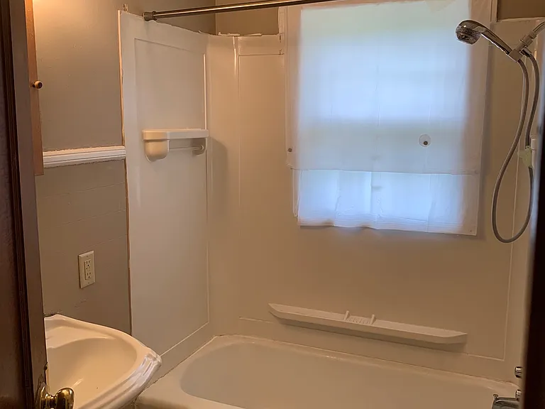 Christopher Dr — Photo 3