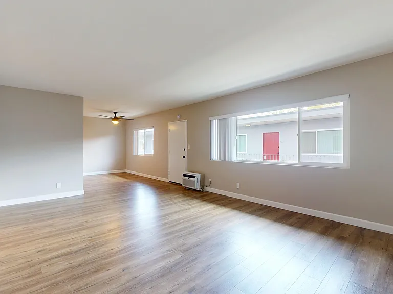 The Capri Apartments — Photo 29