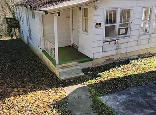 10570 Coal River Rd, Saint Albans, WV 25177