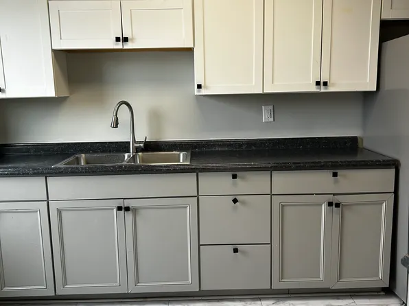 215 East St #D2, Springfield, OH 45505