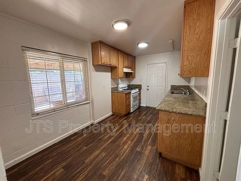 5912 21st Ave — Photo 4