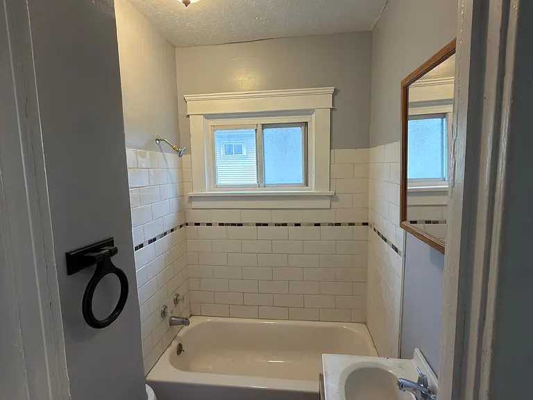 9616 Union Ave #UP — Photo 2