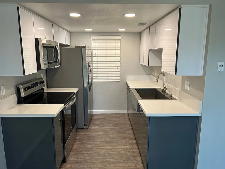 Corona Pointe Resort — Photo 168