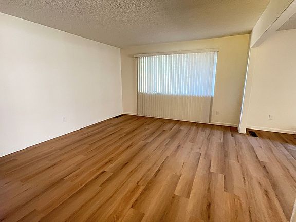 3rd image of 2705 Rockwood Pl