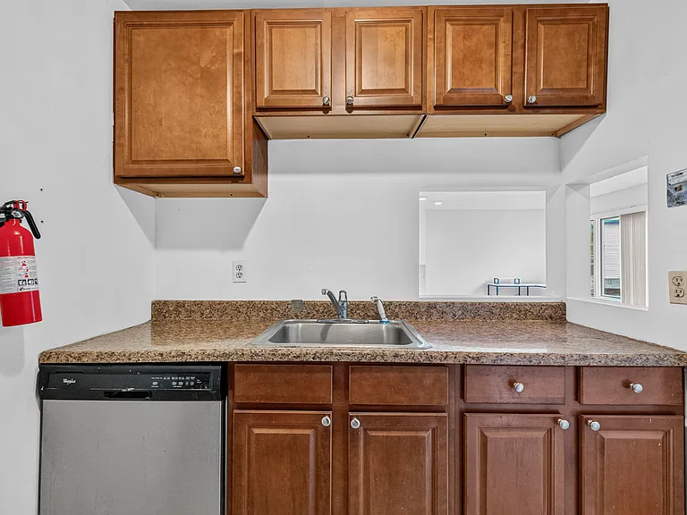 224 Washington Ave #B — Photo 10