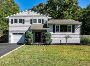 20 Renier Ct, New Monmouth, NJ 07748