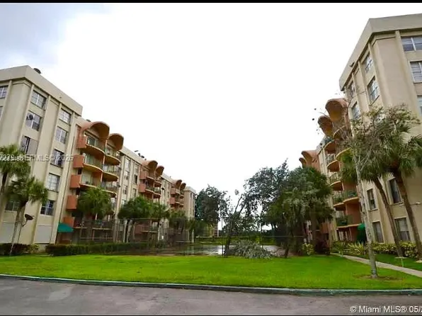 9360 Fontainebleau Blvd #309, Miami, FL 33172