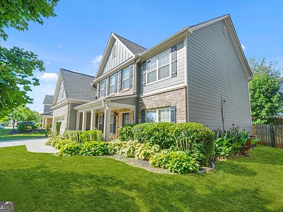2nd image of 1815 Alberta Ln