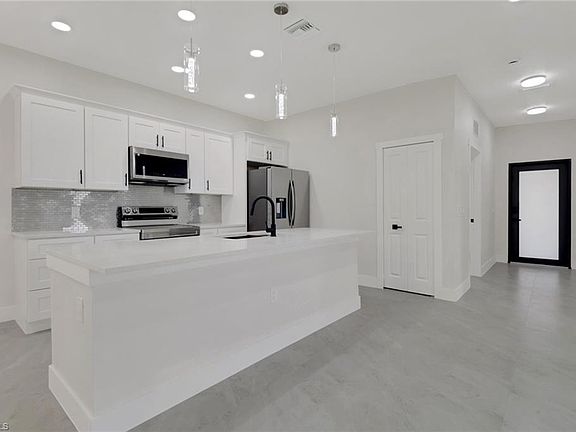 3rd image of 4503 15th St SW