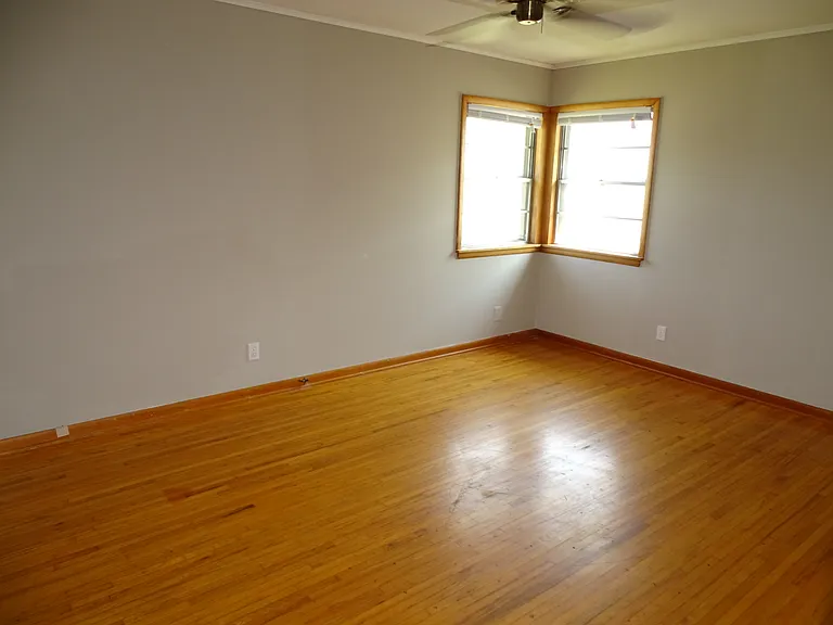 4829 S Lawton Ave #1 — Photo 8