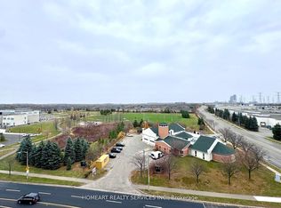 11 Oneida Cres #809, Richmond Hill, ON L4B 0A1