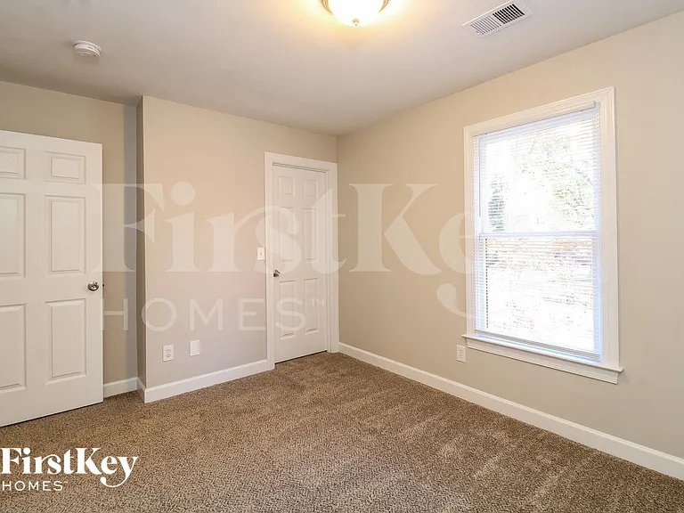 1909 Fernwood Dr — Photo 11