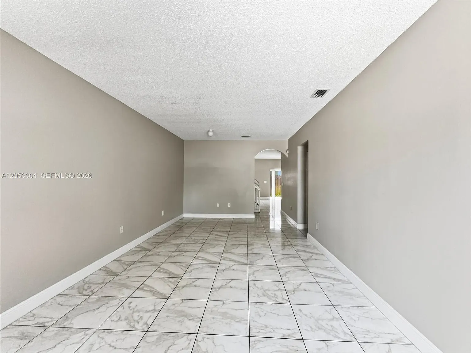 Towngate Condo Three — Photo 3