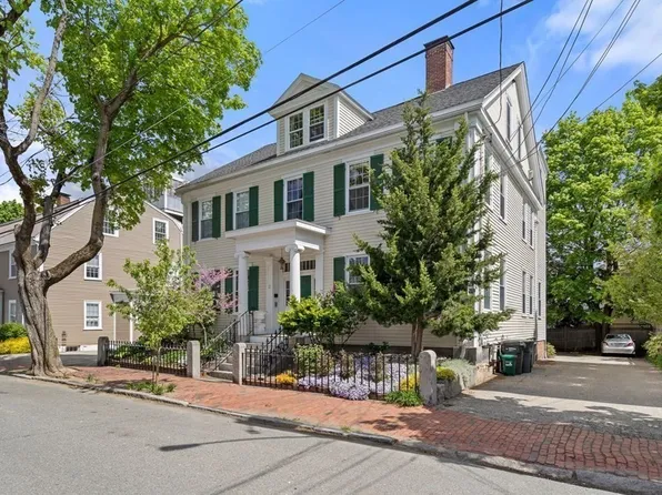 3 Orange St APT 2, Newburyport, MA 01950