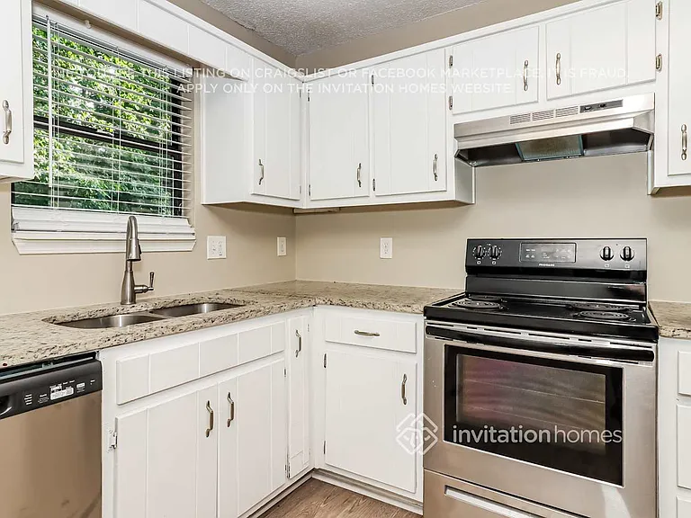 333 Mona Pl — Photo 8