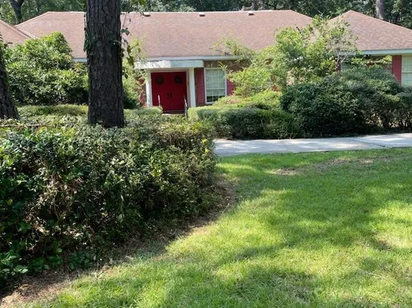 8 Pickens St N, Beaufort, SC 29907