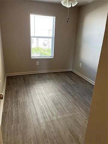4231 Hudson St — Photo 8