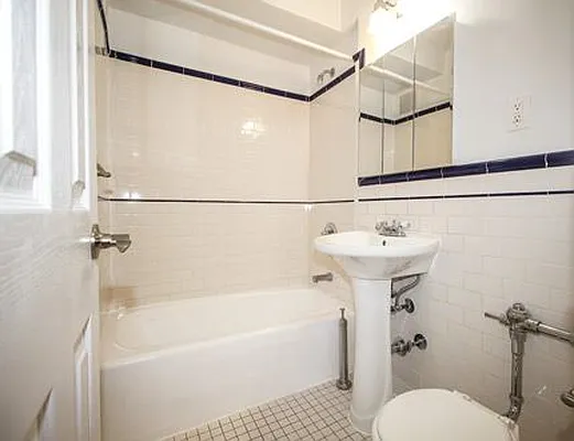 Rented by SW Queens Mezzanine | media 15