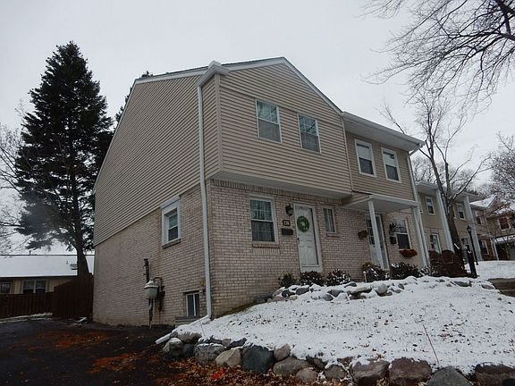 2nd image of 238 Riveroaks Dr #1