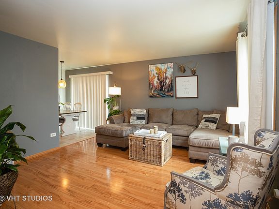 2nd image of 1052 Hampton Hbr #1052