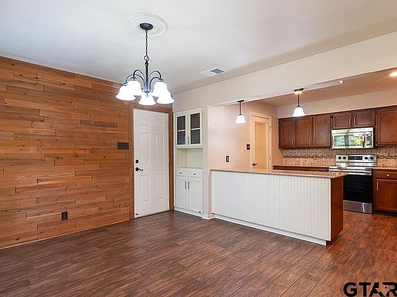 5th image of 8314/8316 Garrett Dr