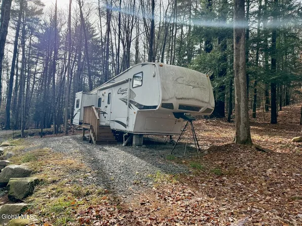 319 Snow Rd Road, Edinburg, NY 12835